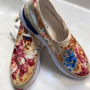 Stylish Floral Tennis Shoes